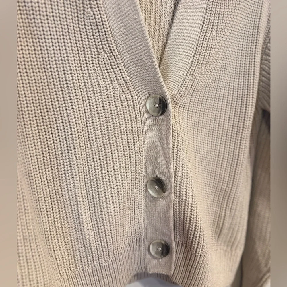 NWOT H&M Beige Ribbed Knit Cardigan Size XS - Picture 3 of 6